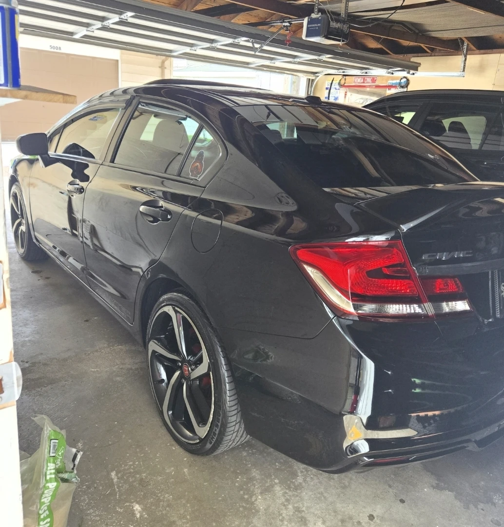 Black Honda Civic Si Sedan