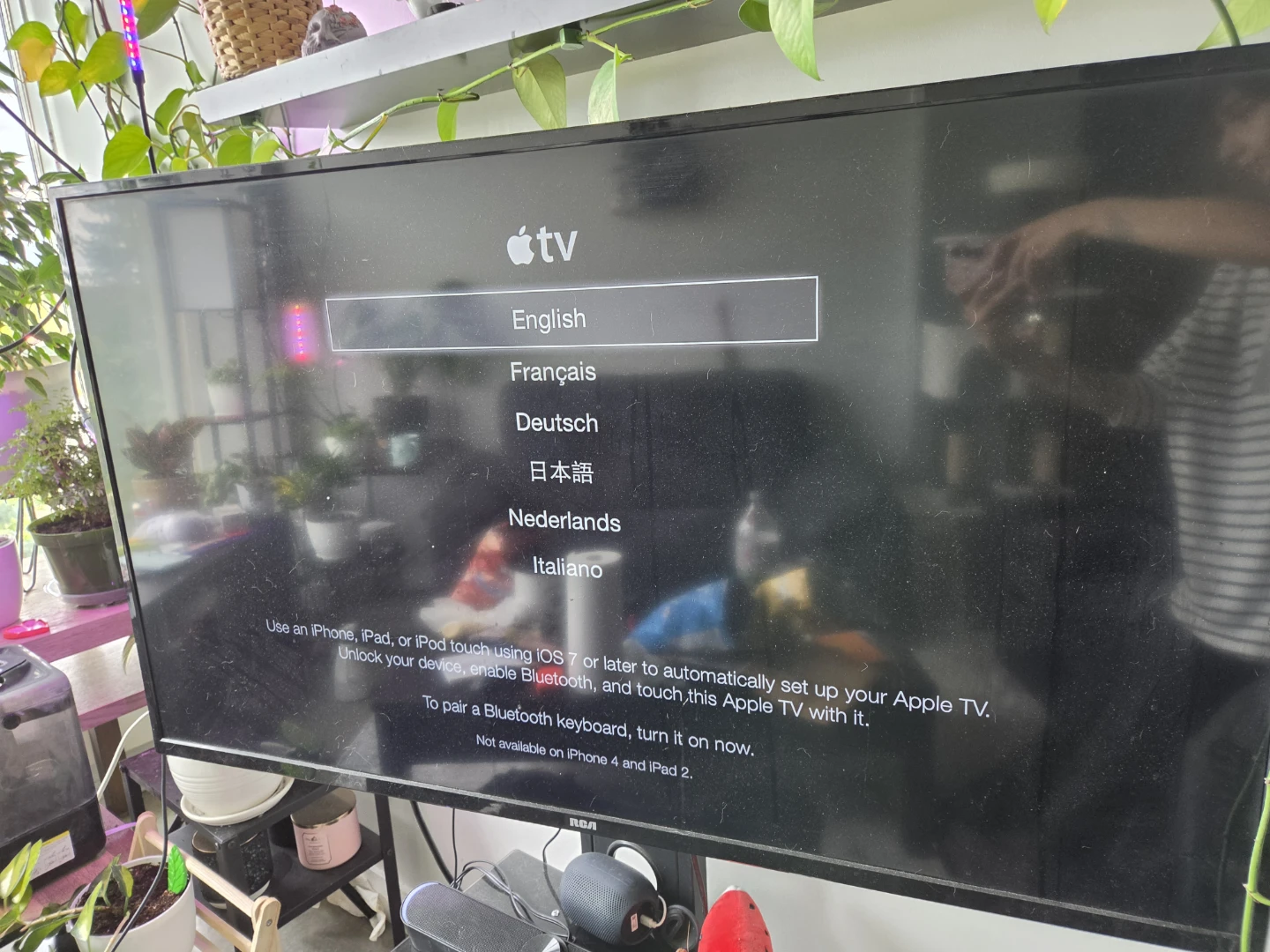 Apple TV HD (3rd Gen) with Remote and Cables - photo 2