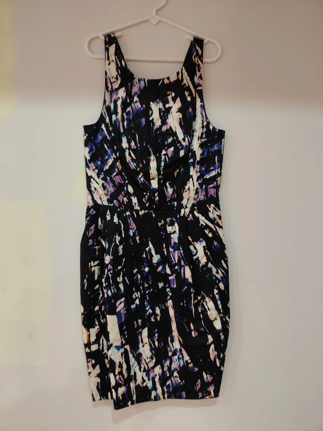 Black Abstract Print Sleeveless Dress with Zipper