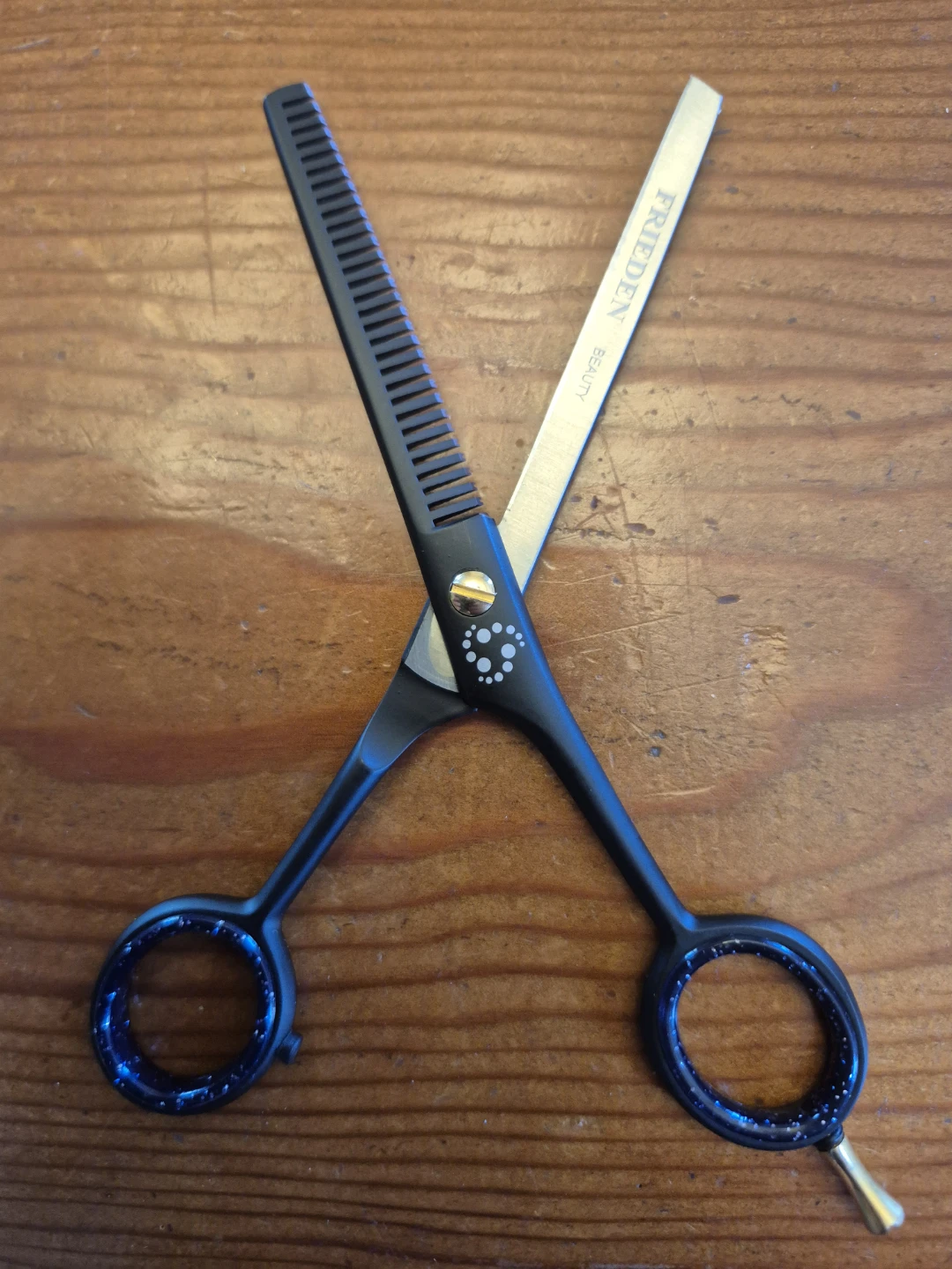 FRIEDEN BEAUTY Hair Cutting Shears with Case - photo 2
