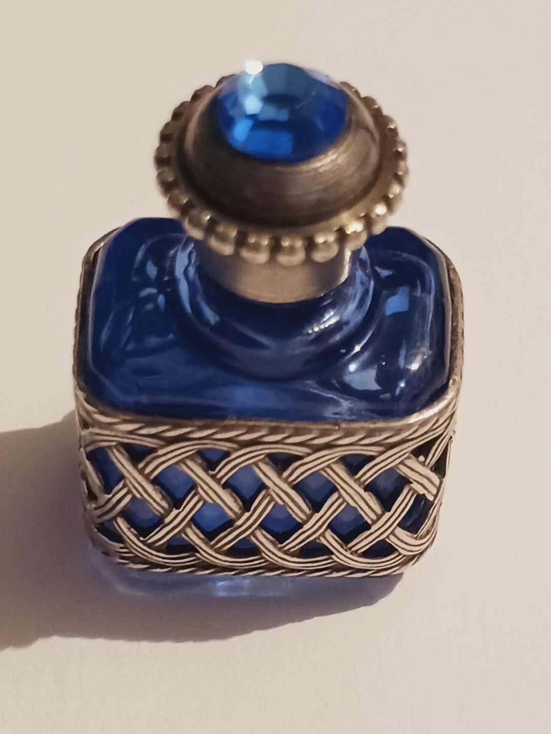 Sterling Silver Filigree Blue Perfume Bottle w/ Cat Portrait - photo 4