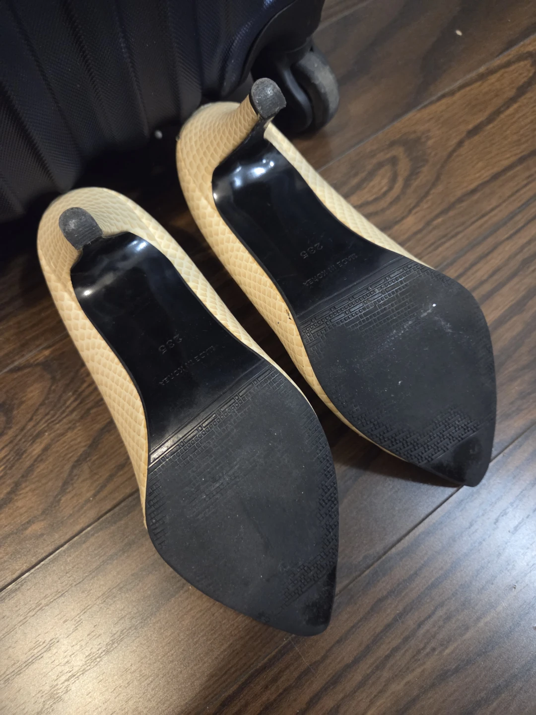 Giuseppe Zanotti Snakeskin Heels - photo 3