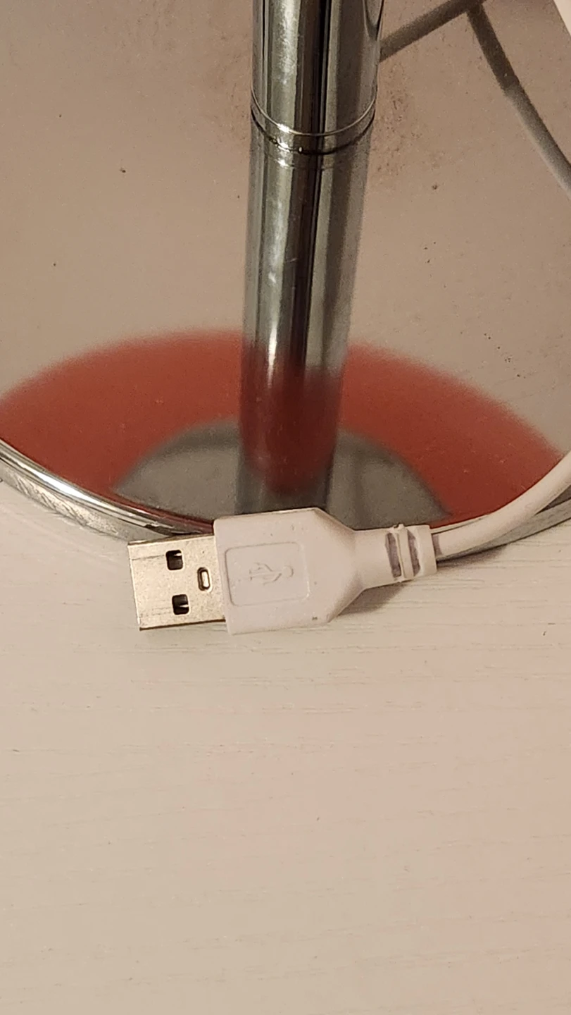 Authentic Desk Lamp with USB Power - photo 4