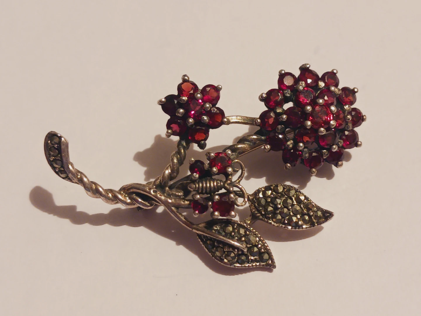 Sterling Silver Marcasite & Genuine Garnets Bouquet 💐  🦋 Brooch - photo 3