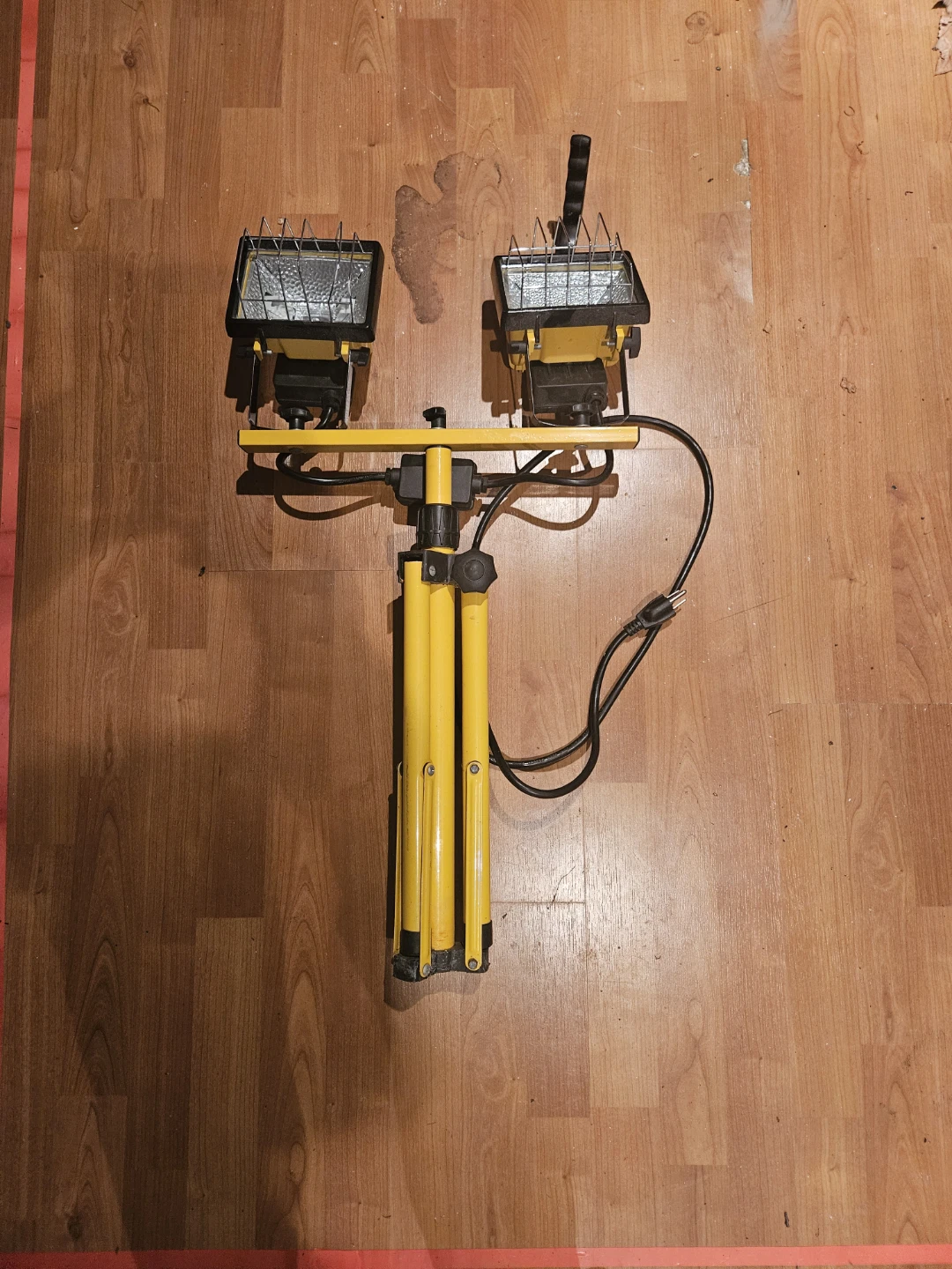 Yellow Twin Head Work Light with Tripod Stand - photo 3