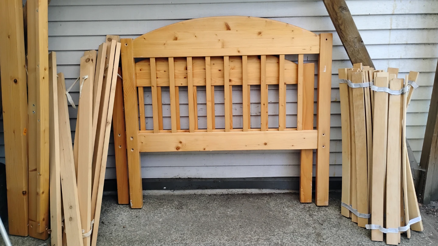 Beautiful Wooden Twin Headboard and Bed Slats - photo 2