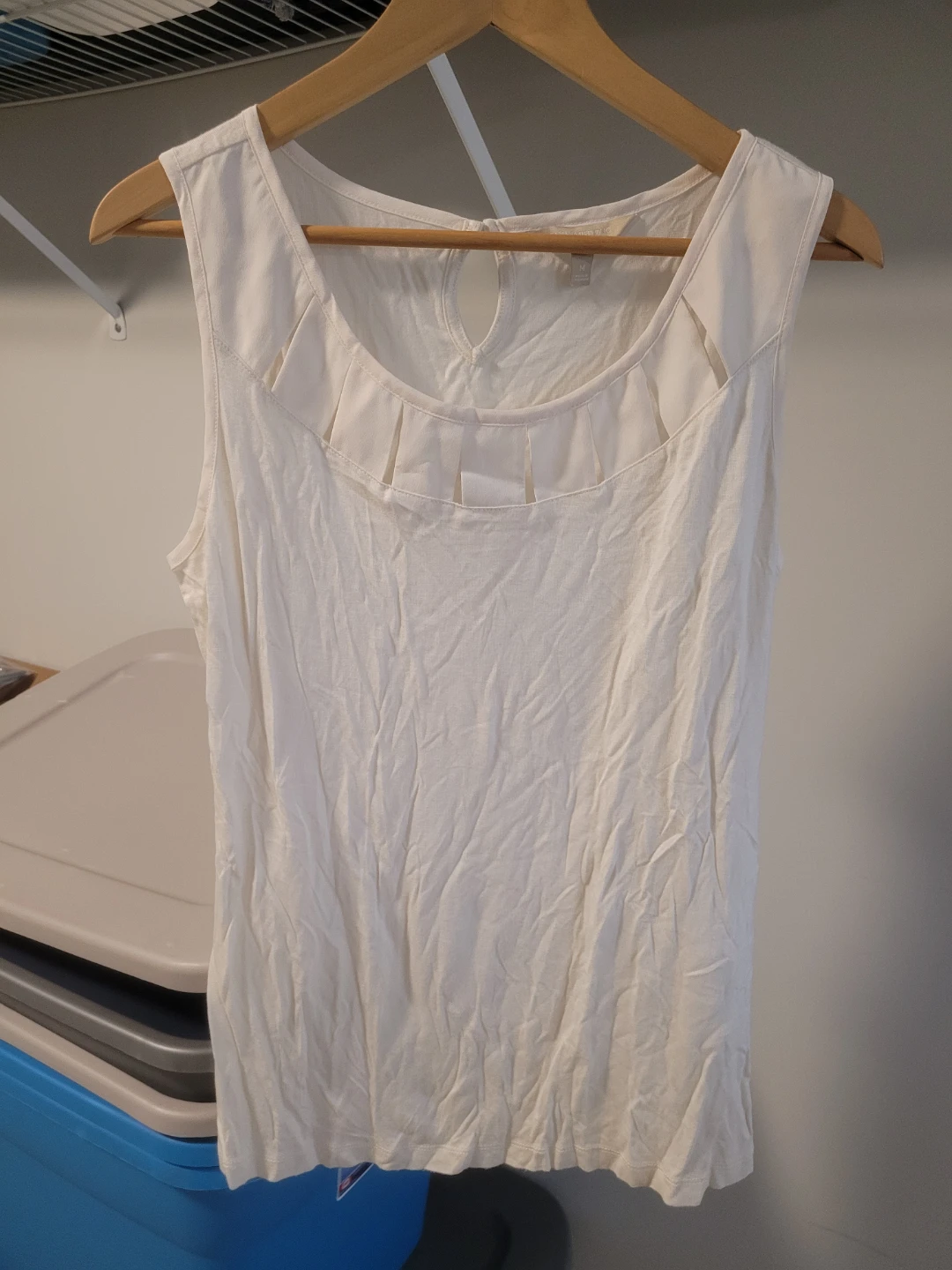 Banana Republic White Sleeveless Tank Top Size M
