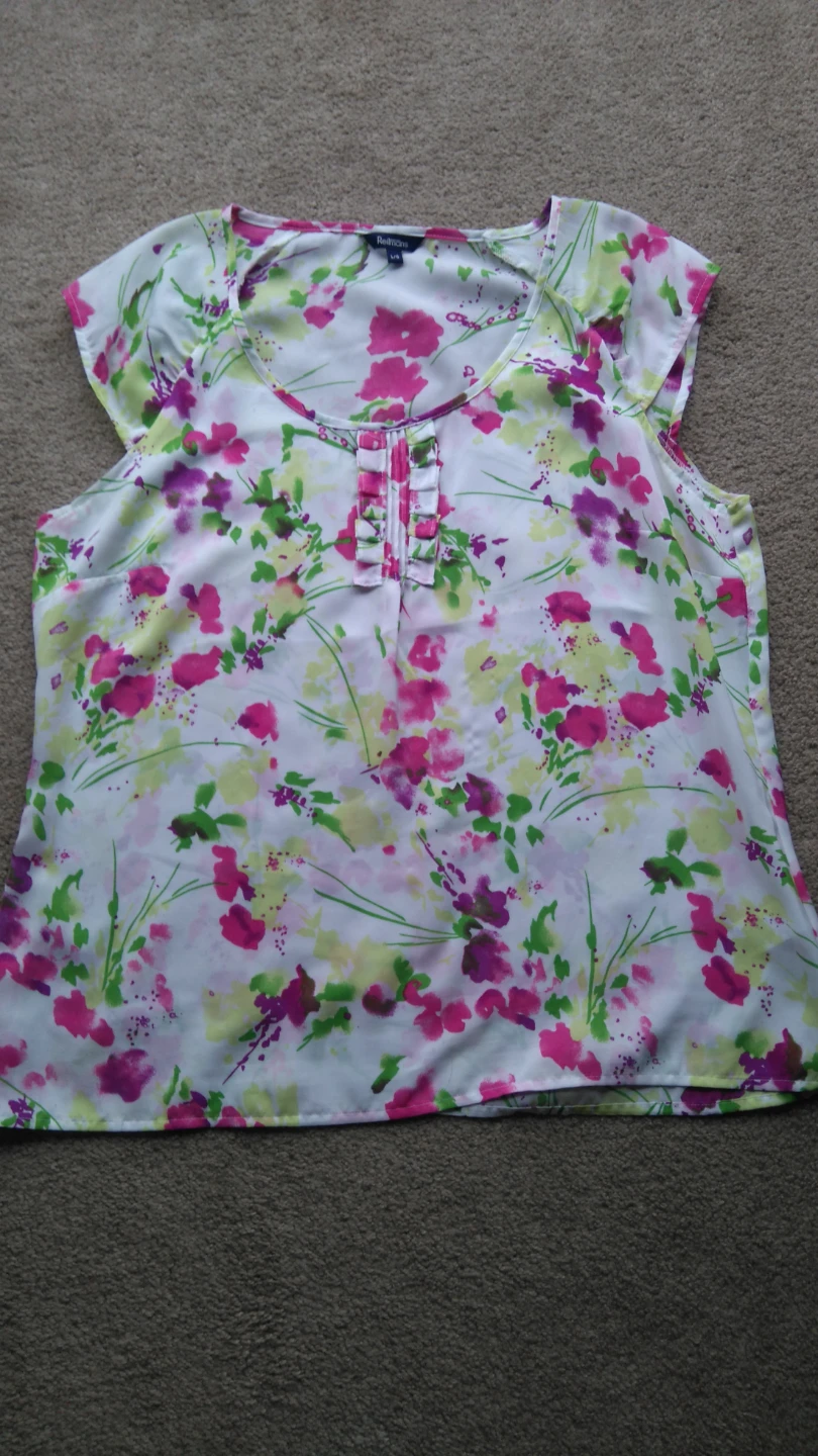 Reitman's Floral Blouse ,Size Large⚽️