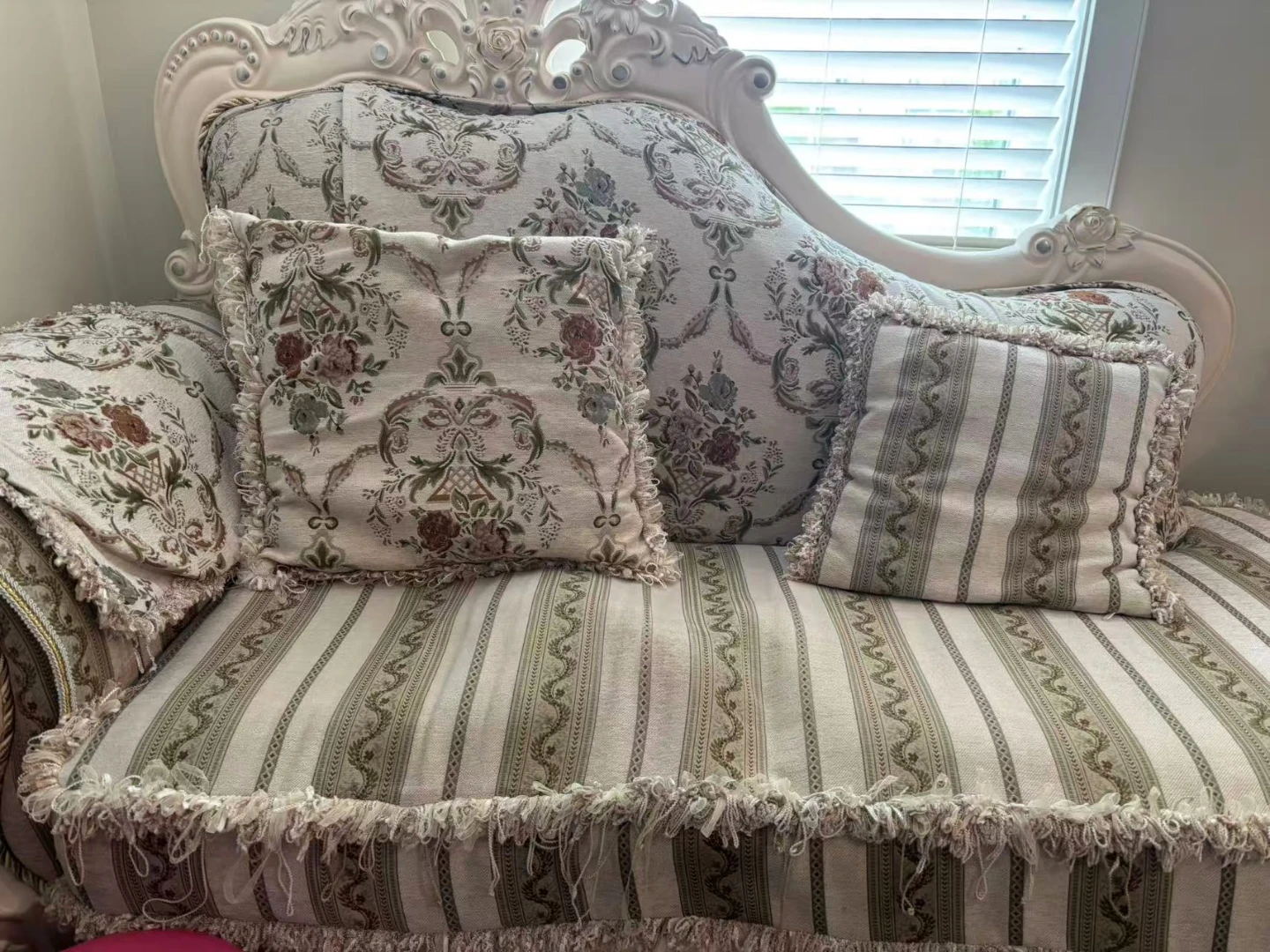 Title: Elegant European-Style Sofa (Needs minor repair)
