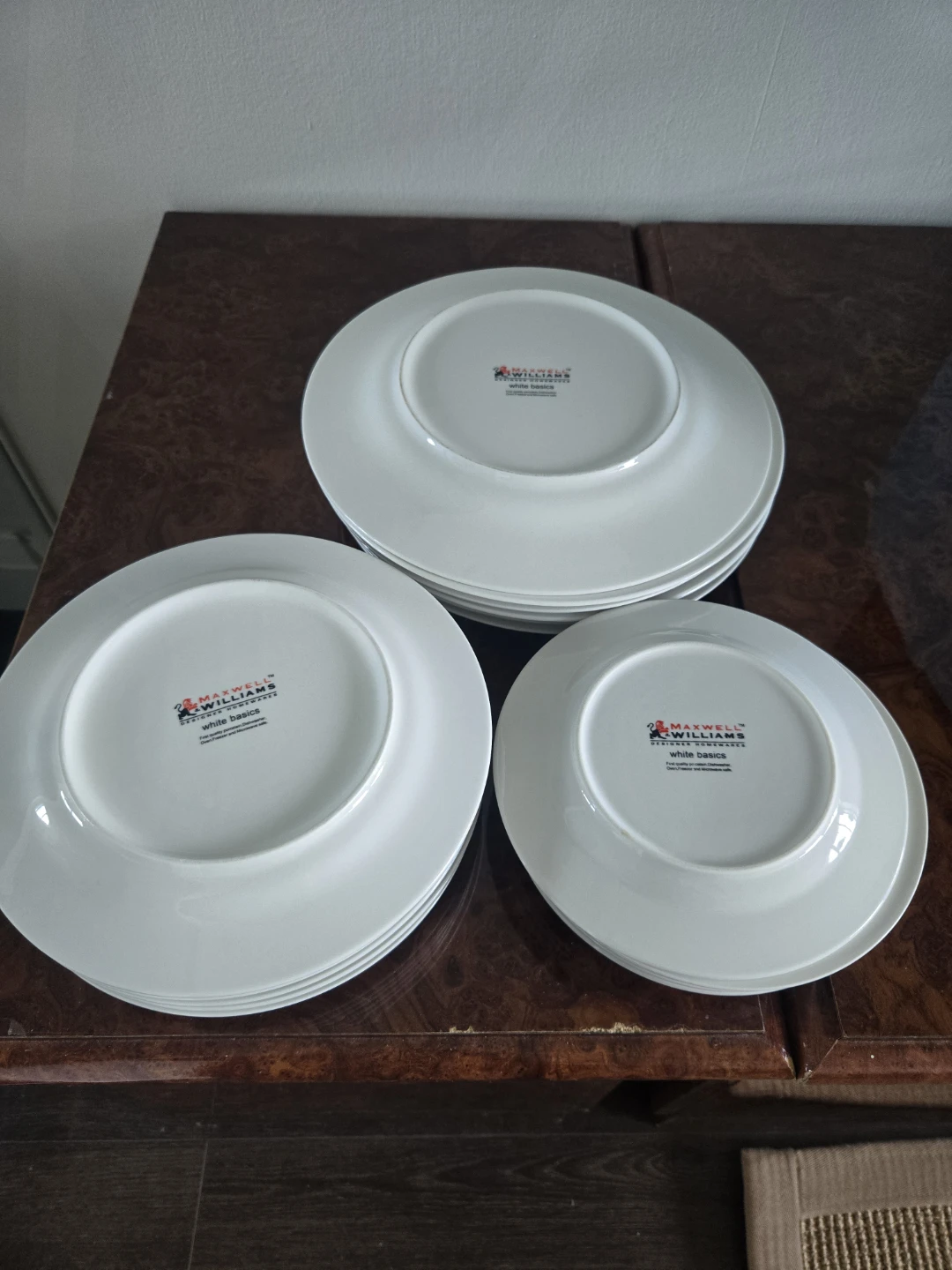 Maxwell Williams Porcelain Dinner Set - photo 3