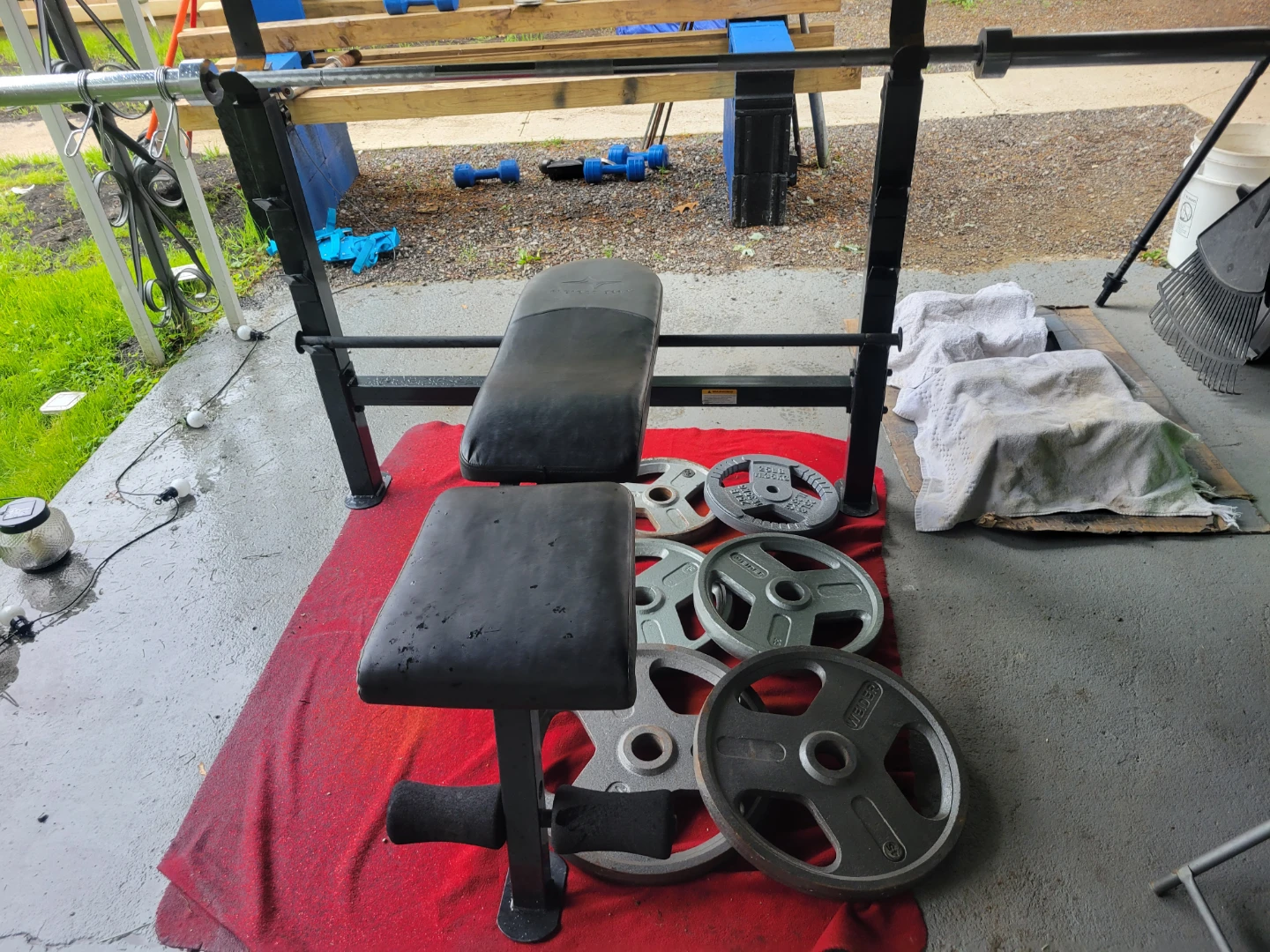 FITNESS GEAR OLYMPIC BENCH  7' BAR 45LBs. 210LBs PLATES.