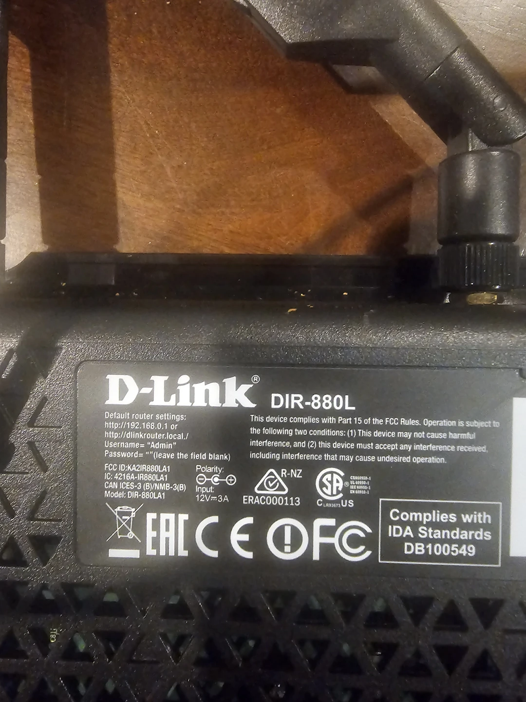 D-Link DIR-880L Wireless AC1750 Dual Band Wi-Fi Router - photo 3