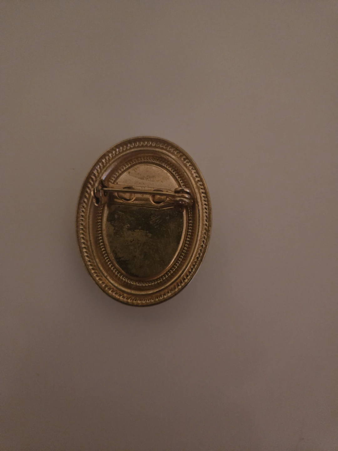 Oval Cameo Brooch with Gold-Tone Frame - photo 4