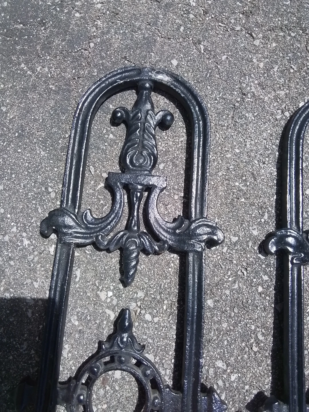 Pair of Antique Victorian Cast Iron Roof Cresting Panels - photo 5