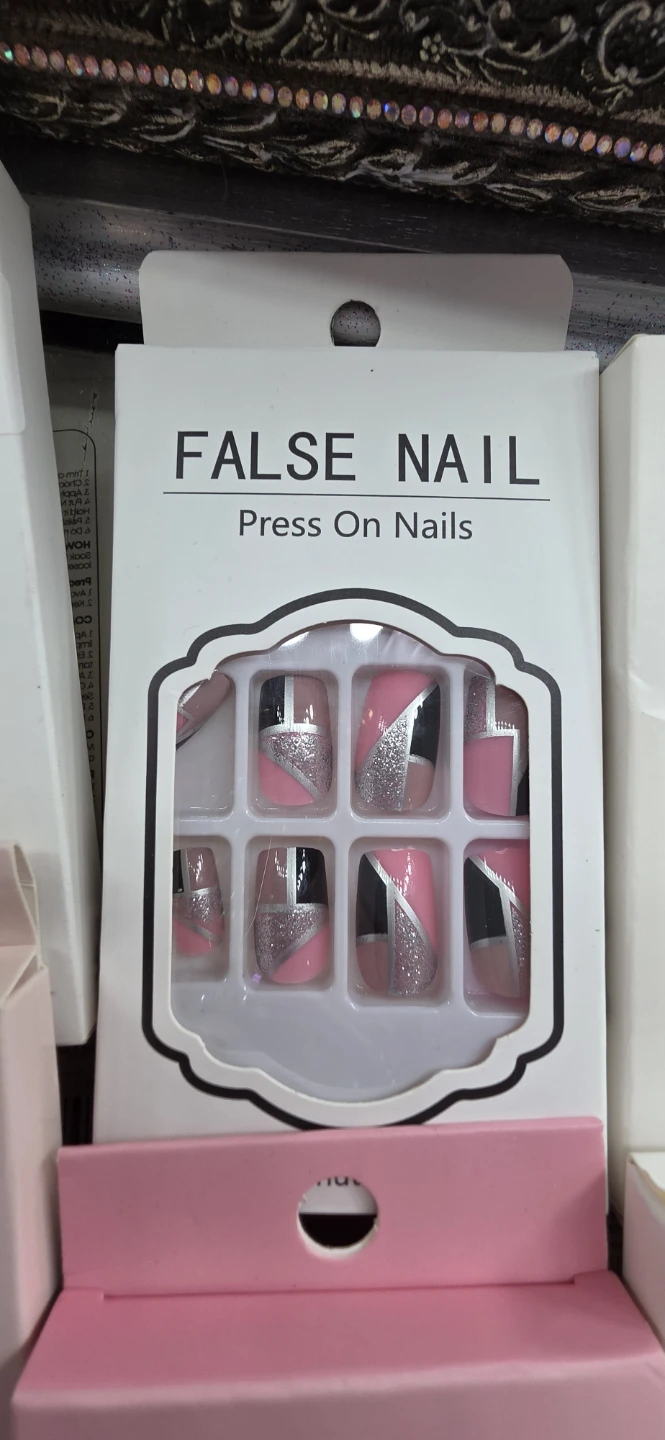 NIB Pretty Pretty Press on nails - photo 3
