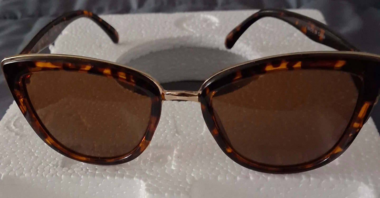 Cat-eye Sunglasses - Tortoiseshell Pattern - photo 3