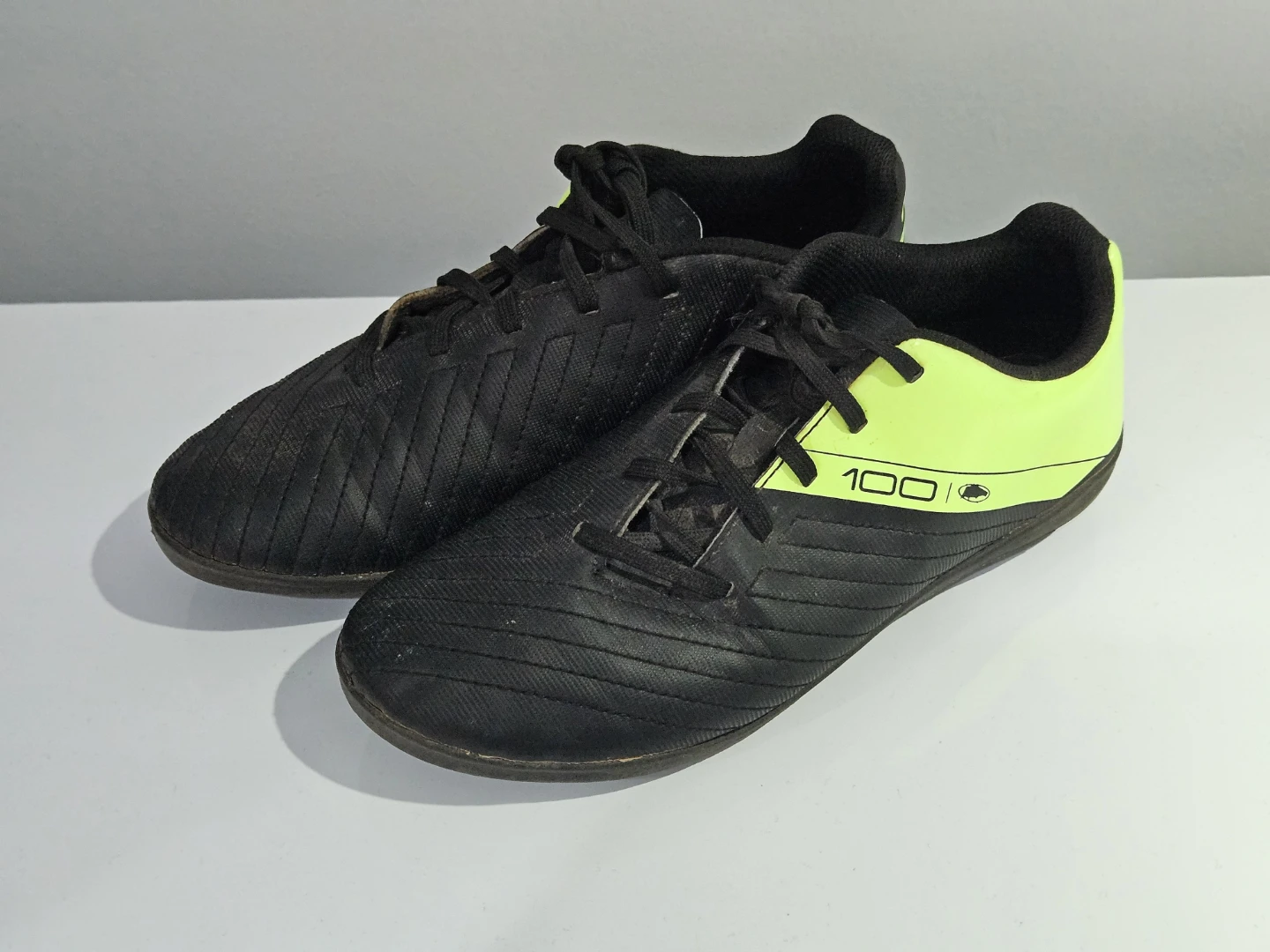 Decathlon KIPSTA 100 Soccer Football Shoes Cleats (EU37 US5) ⚽