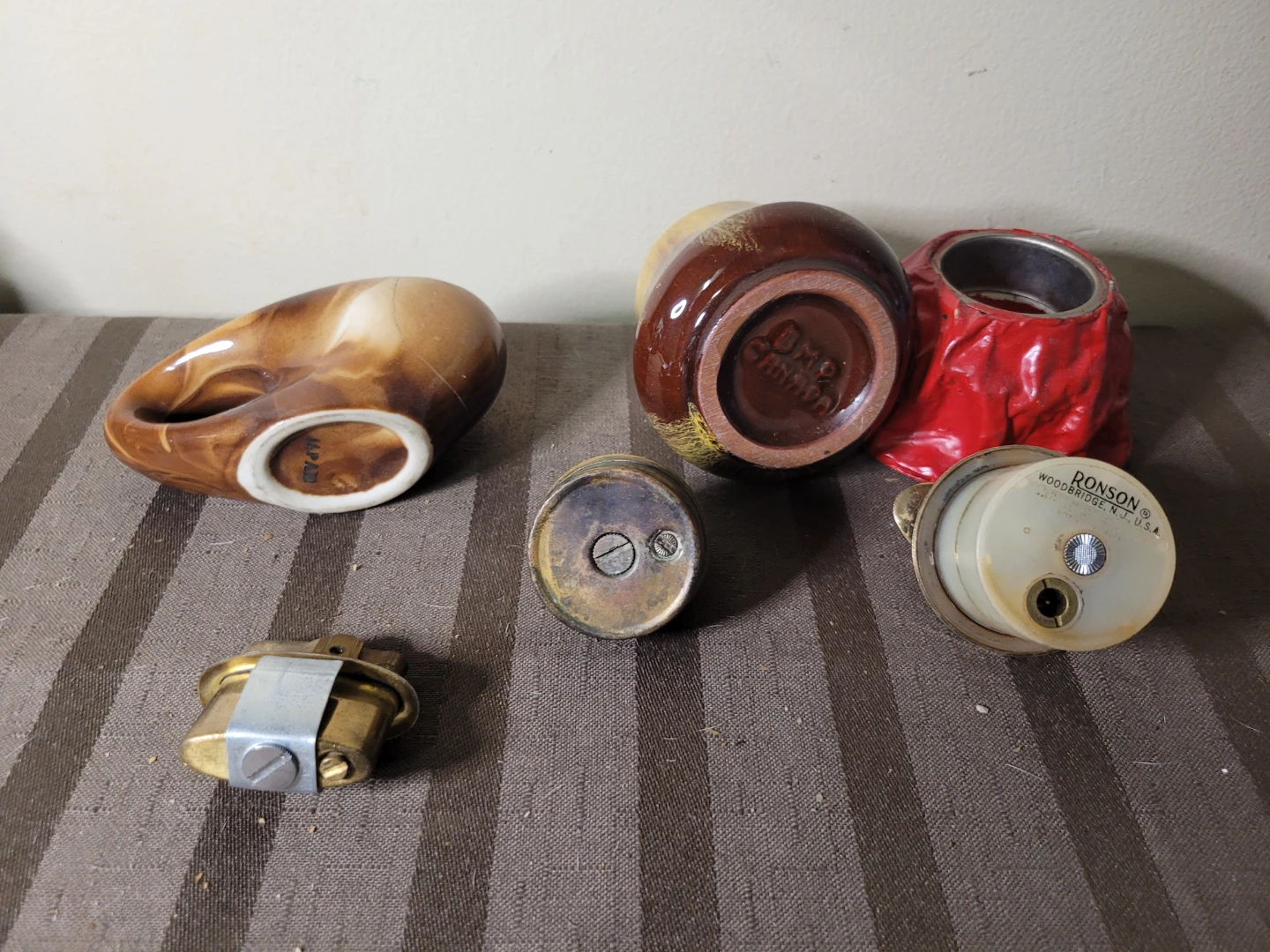 Vintage Lighters & Ceramic Ashtrays - photo 2