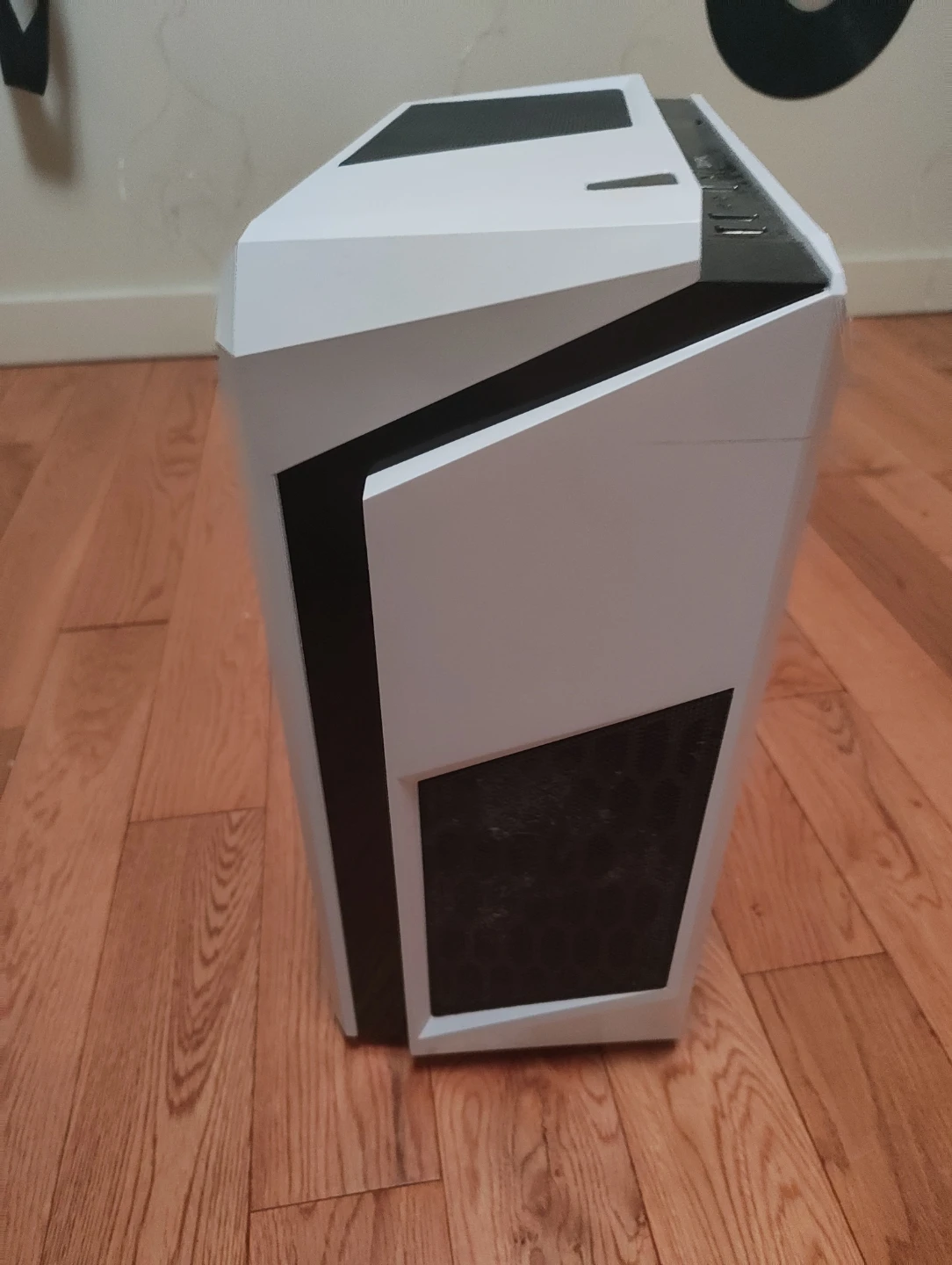 White Gaming PC