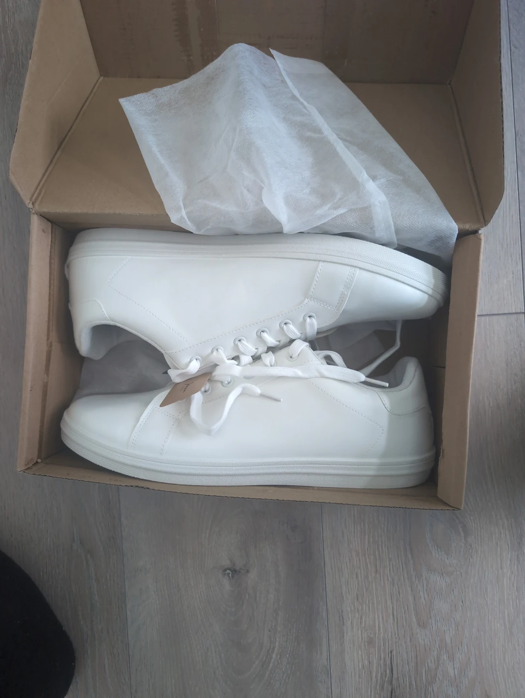 White Sneakers - Size 15 CA - photo 2