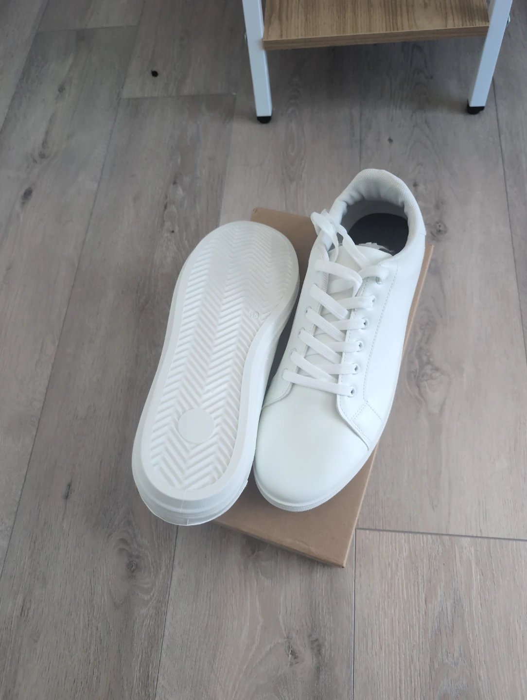 White Sneakers - Size 15 CA - photo 3