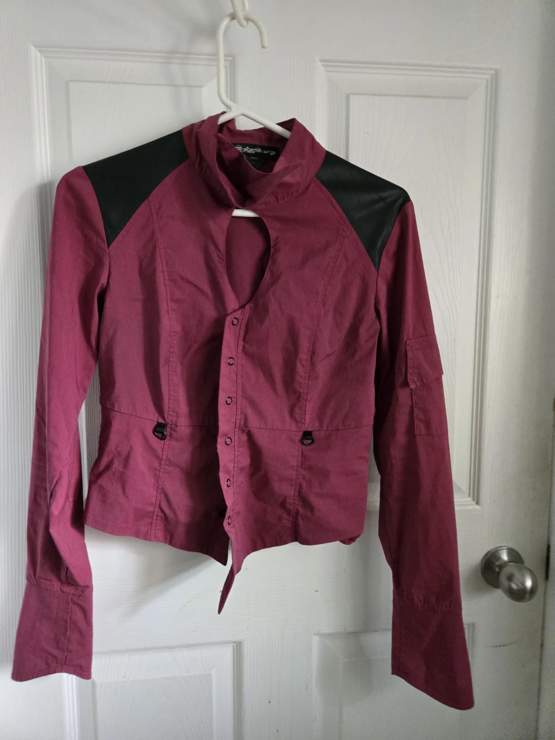 ⚽ PLASTIK WRAP  Burgundy Faux Leather Trim Button-Up Top - photo 2