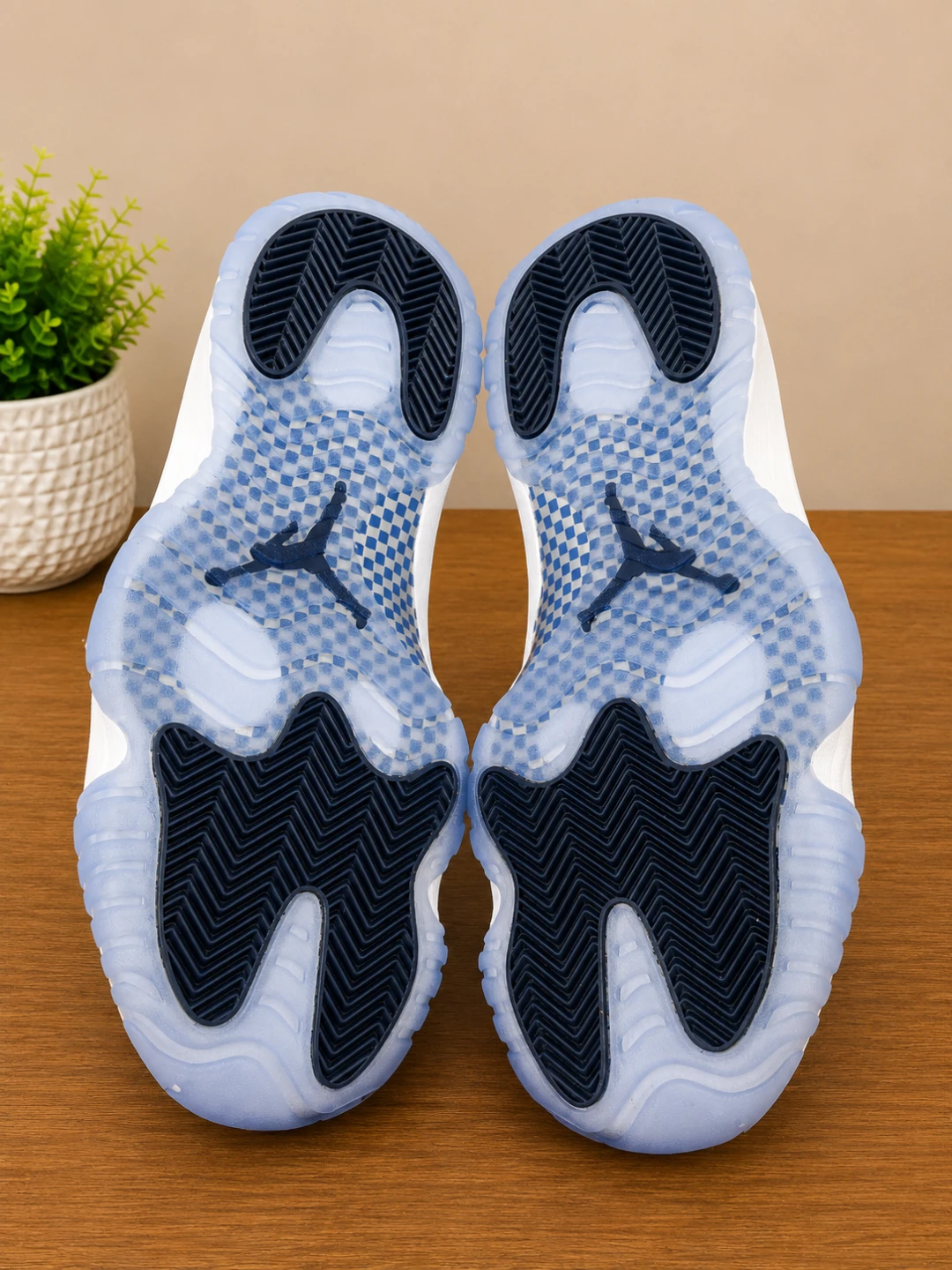 Air Jordan 11 Retro Low Sneakers - photo 4
