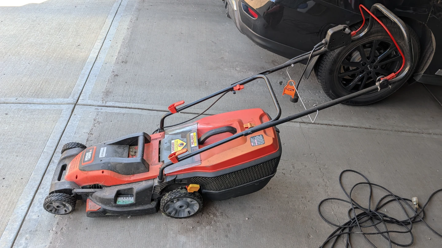 Black + Decker Electric Mower - photo 2