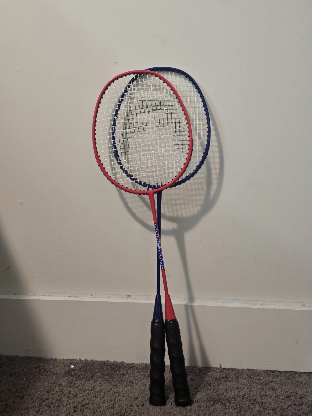 Set of 2 Badminton Rackets - Red and Blue