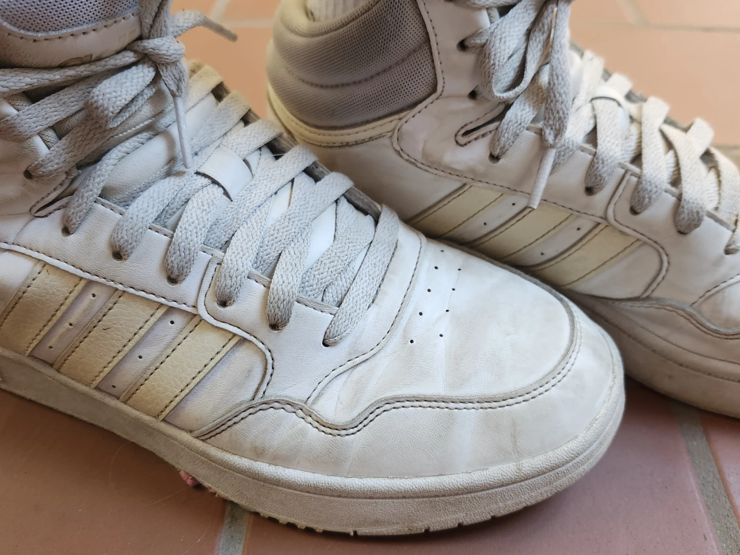 Women's White Adidas Sneakers Slightly Used - photo 2