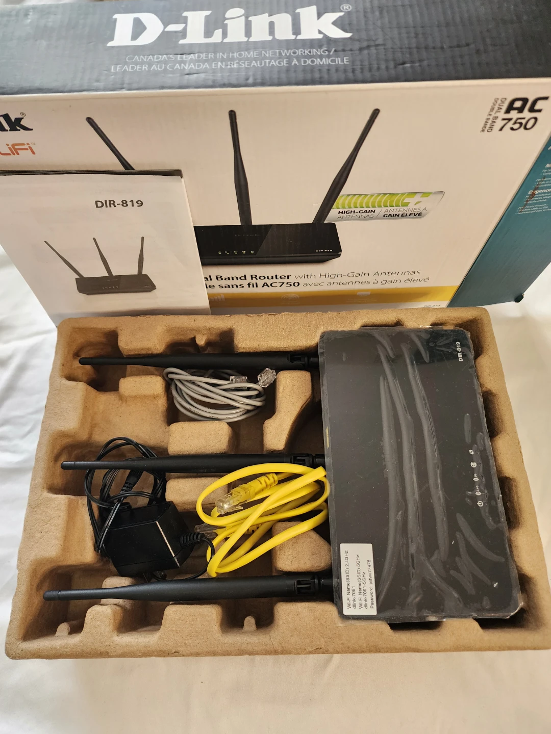 ⚽ D-Link Amplifi AC750 DIR-819 Dual Band Wireless Router - photo 3