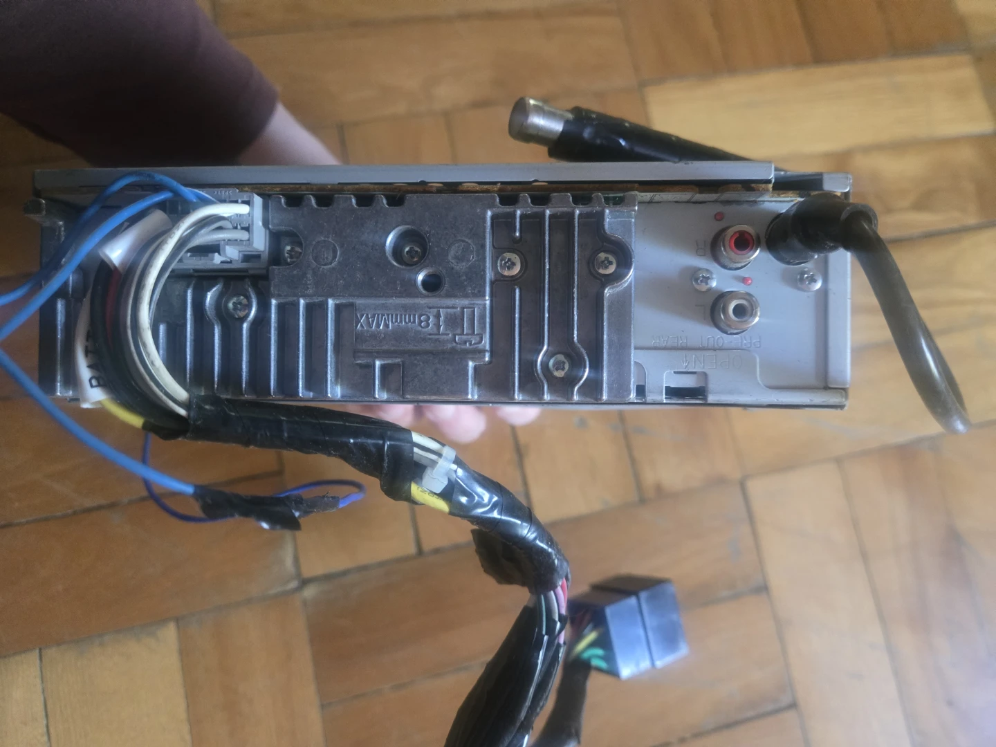 Alpine CD Receiver CDE-100 - photo 4