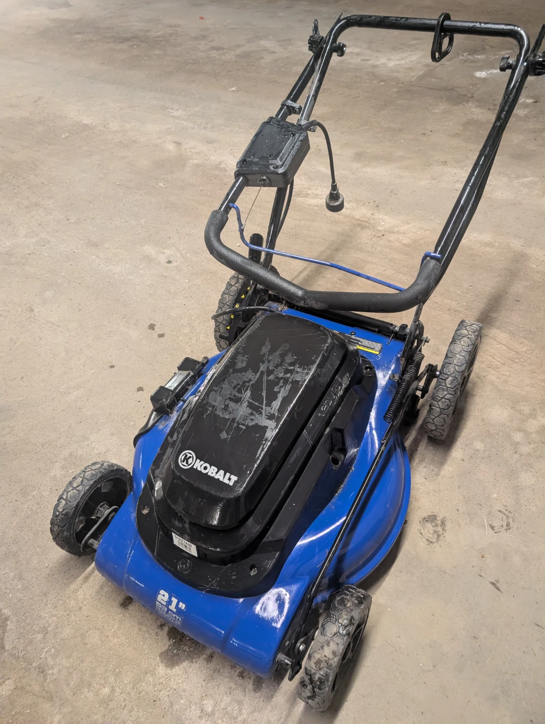 Electric lawnmower