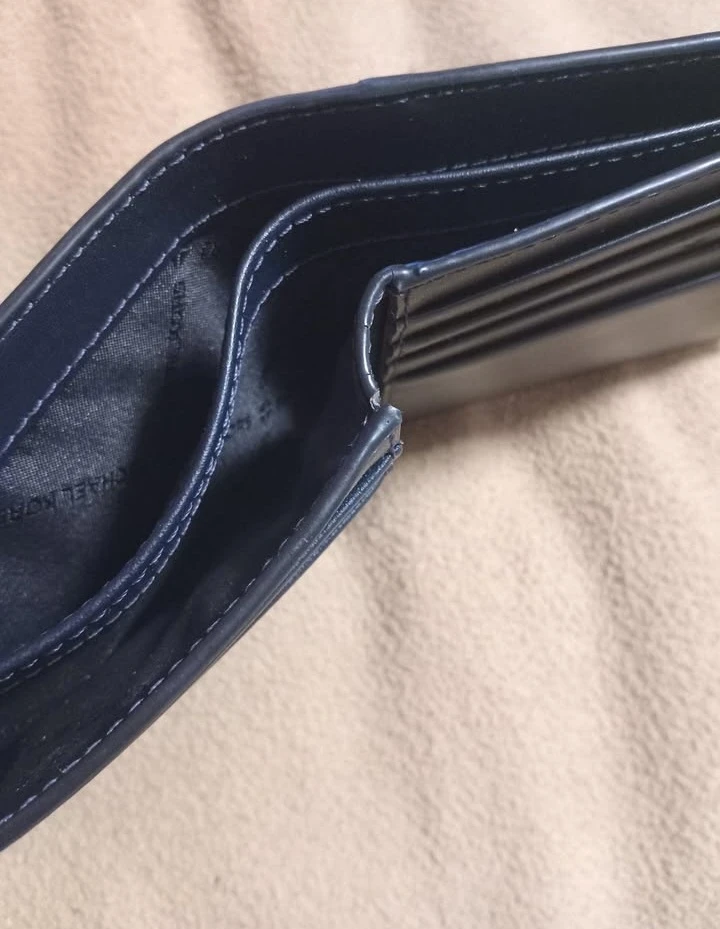 Michael Kors Bifold Wallet - photo 4