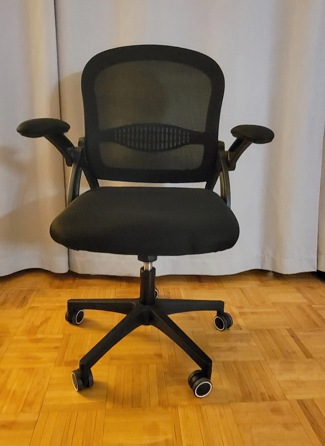 Black Mesh Office Chair with Flip-Up Arms ⚽ - photo 5