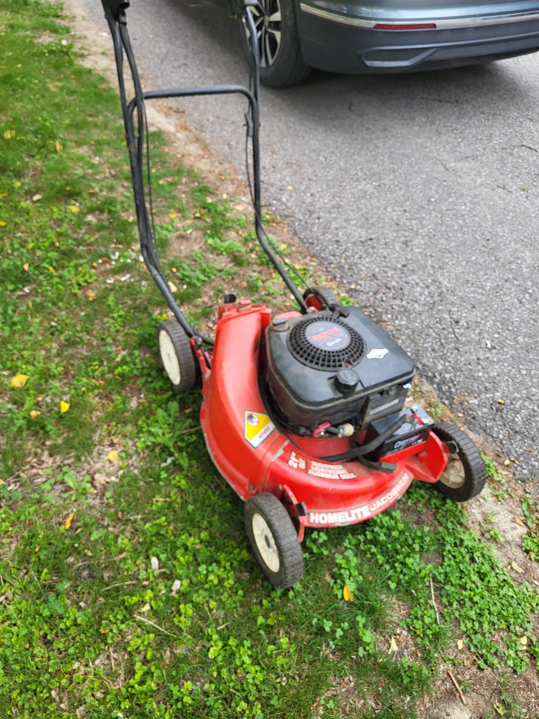 Running 21" Homelite Self Propelled Mower with Electric Start - photo 2