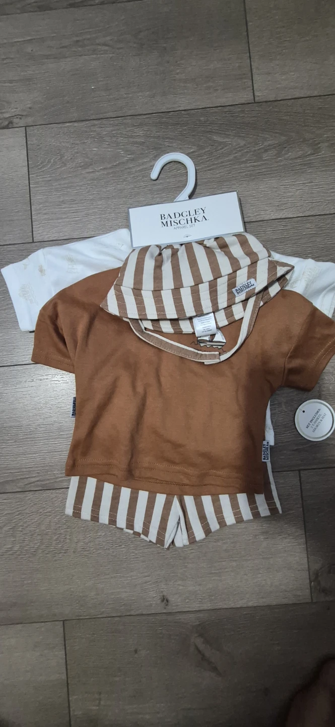 Badgley Mischka Baby Set 3-6M 2 T-shirts, Shorts & Hat