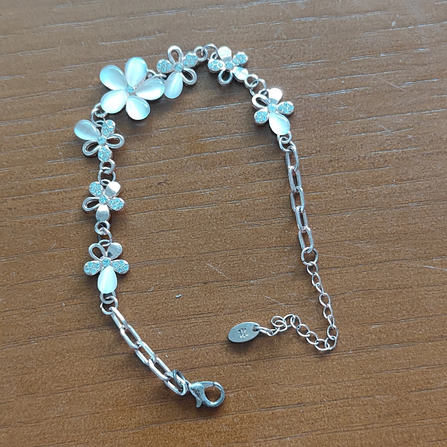 Flower crystal bracelet