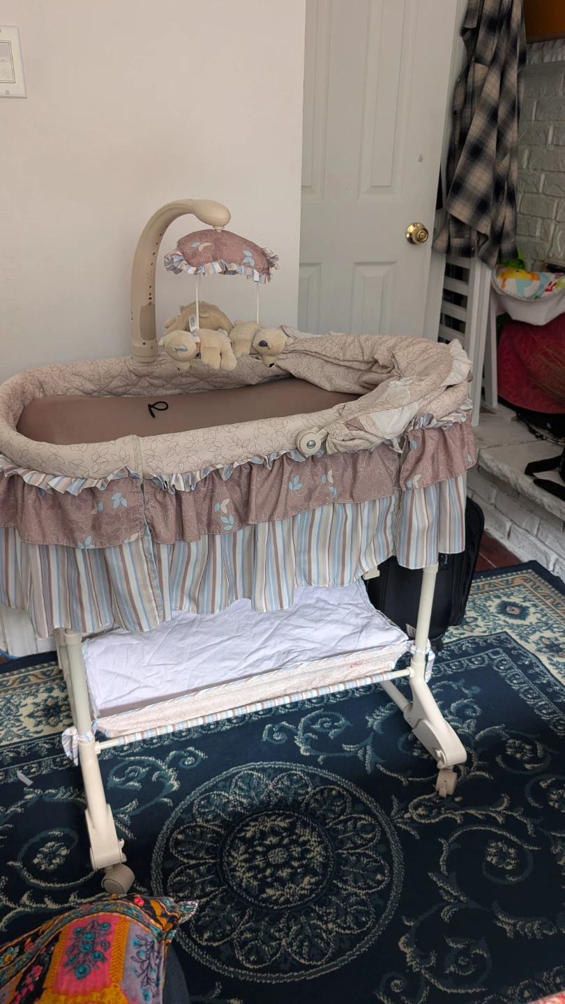 Fisher-Price Bassinet with Mobile