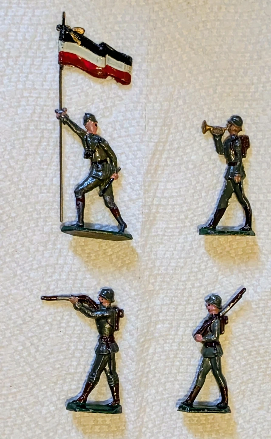 Set of 4 Vintage Toy Soldiers - photo 2