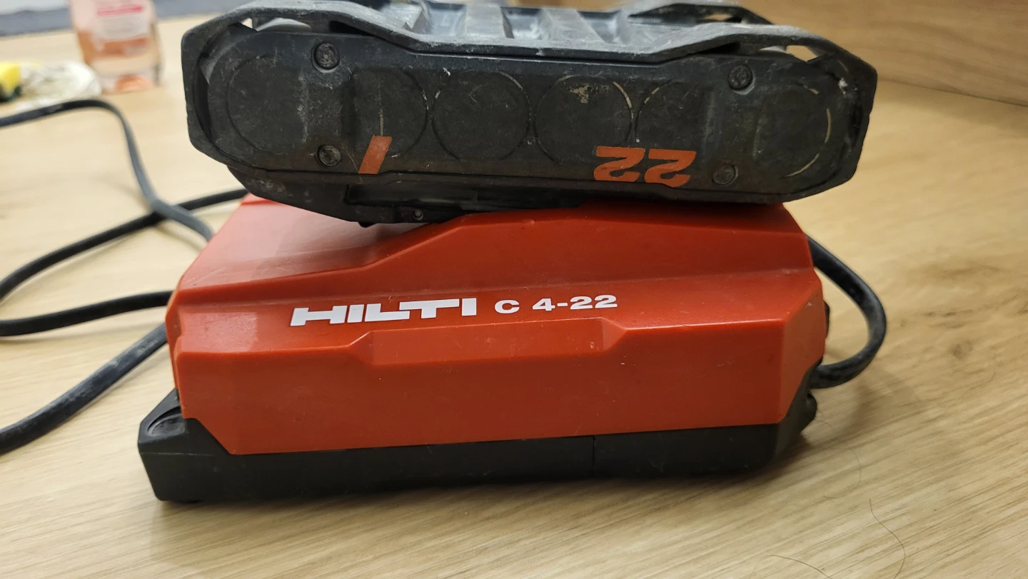 Hilti C 4-22 Battery Charger and Battery - photo 2