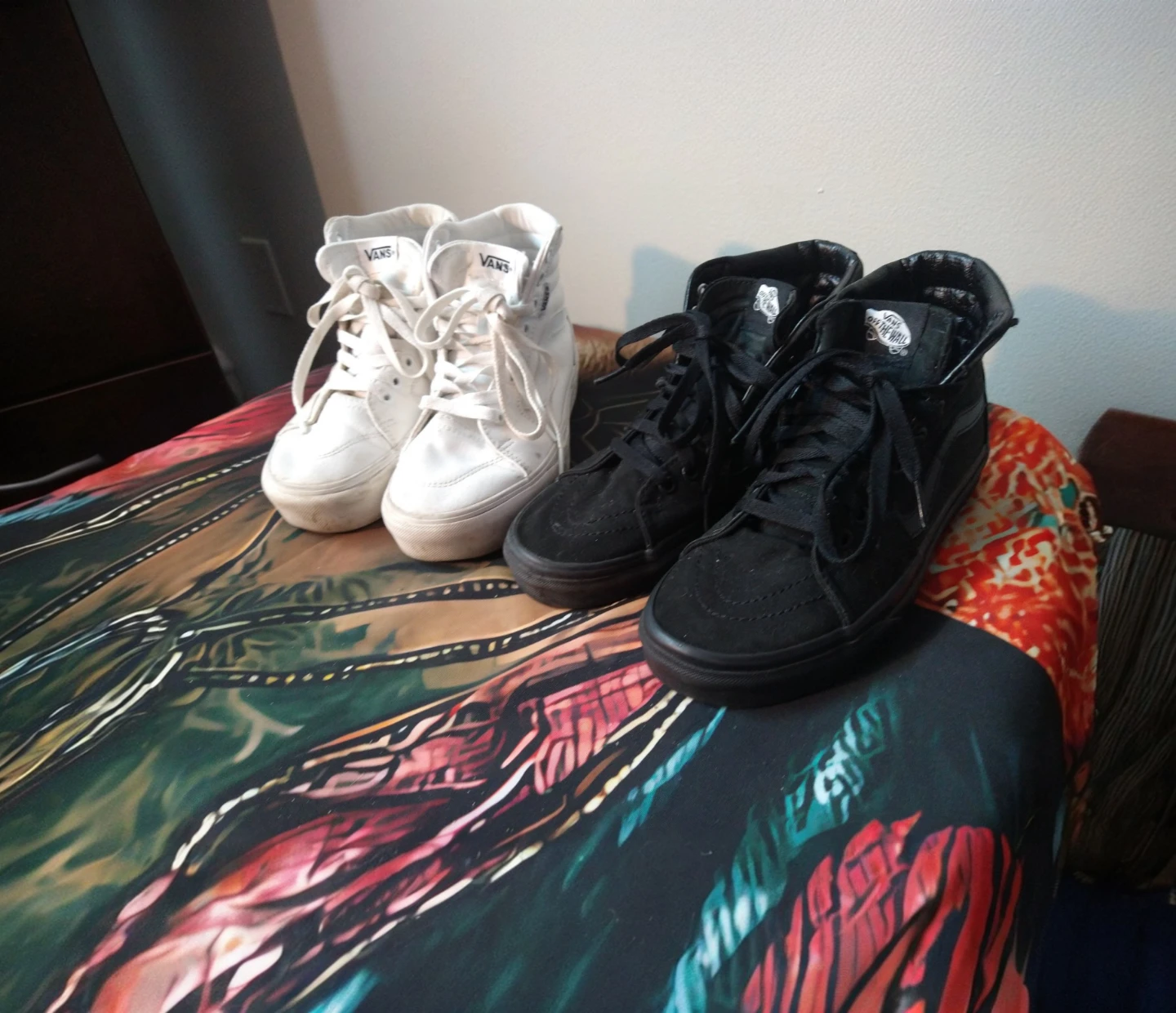 2 pairs of Vans Sk8-Hi High Tops1 Black Pair 1 White Pair Size 7
