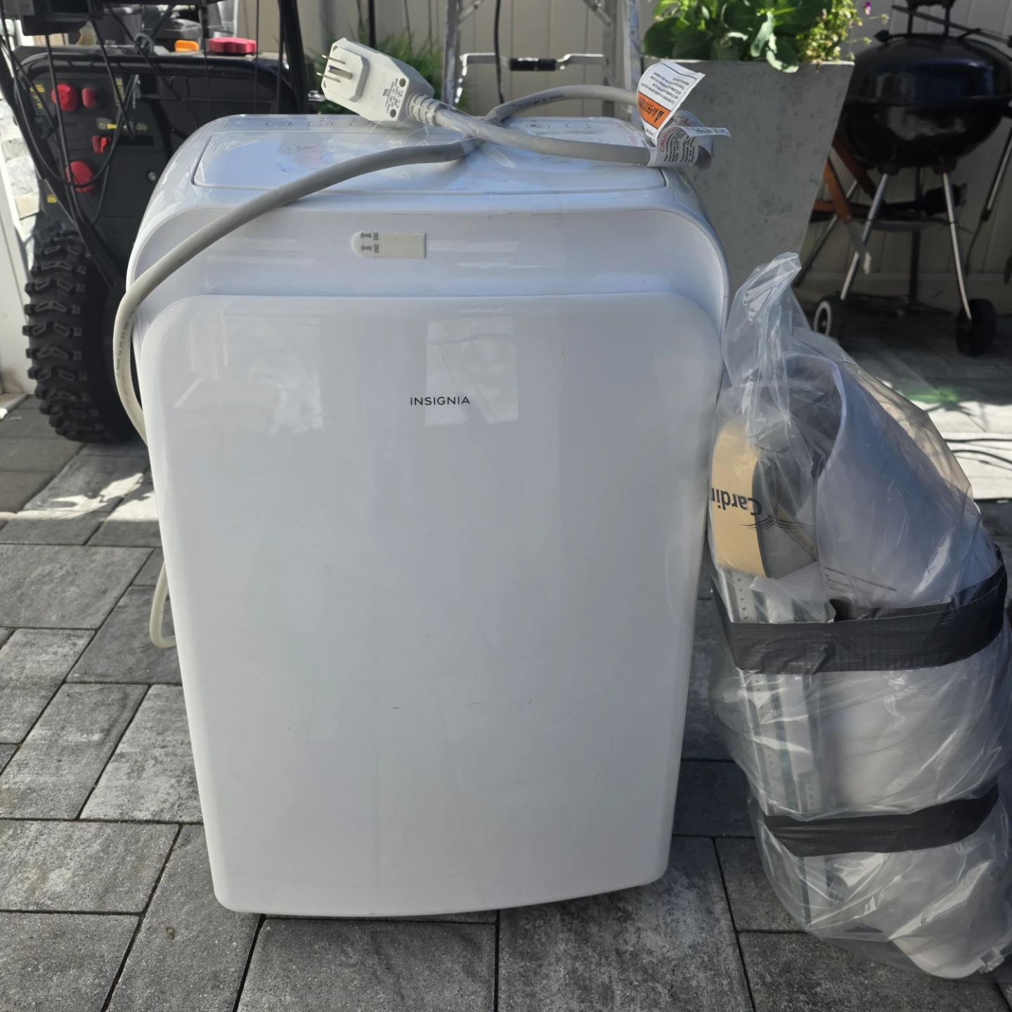 Insignia Portable Air Conditioner - photo 2