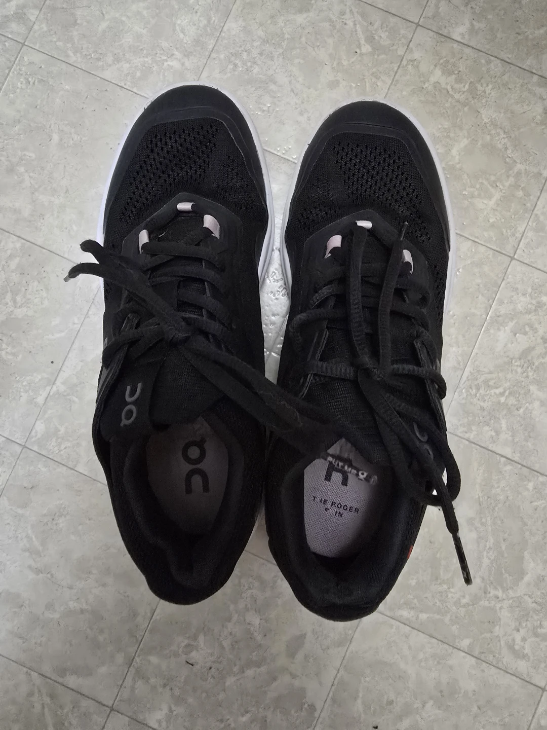 ON The Roger Centre Court Black/White Sneakers - photo 2