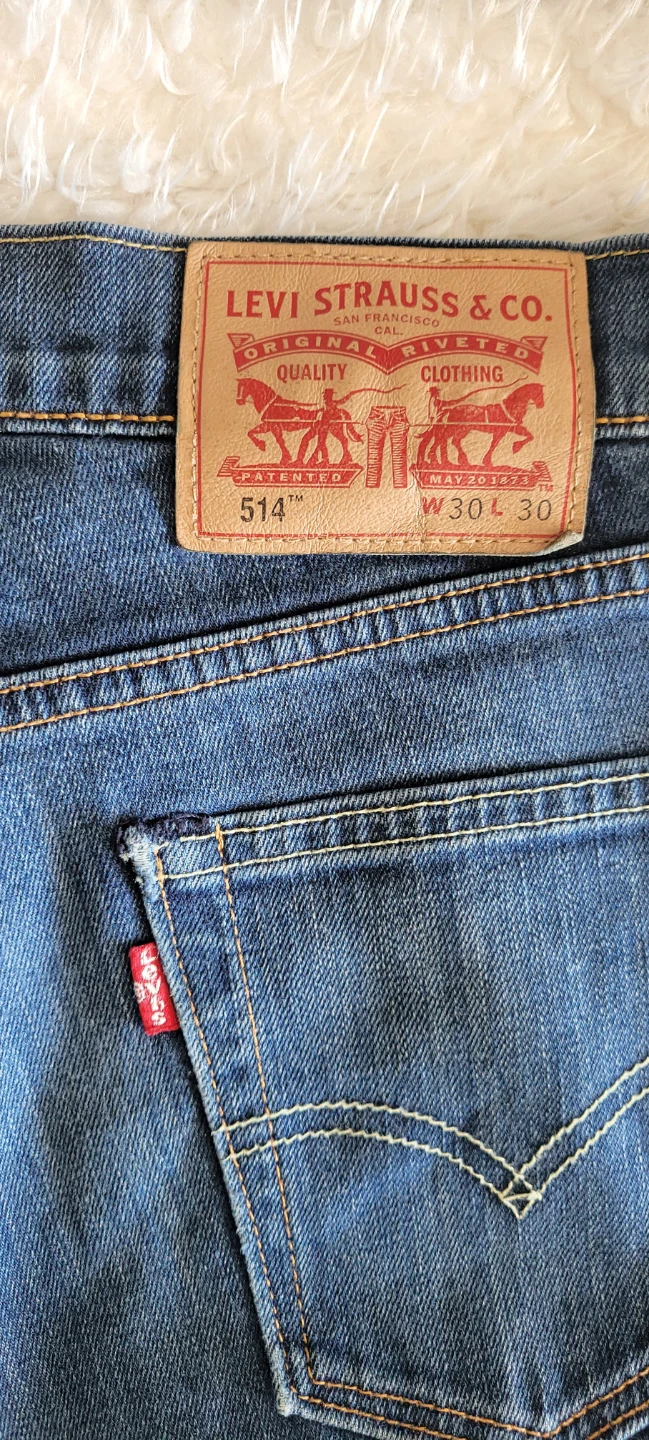 EUC Levi's 514 Straight Fit Jeans - photo 4