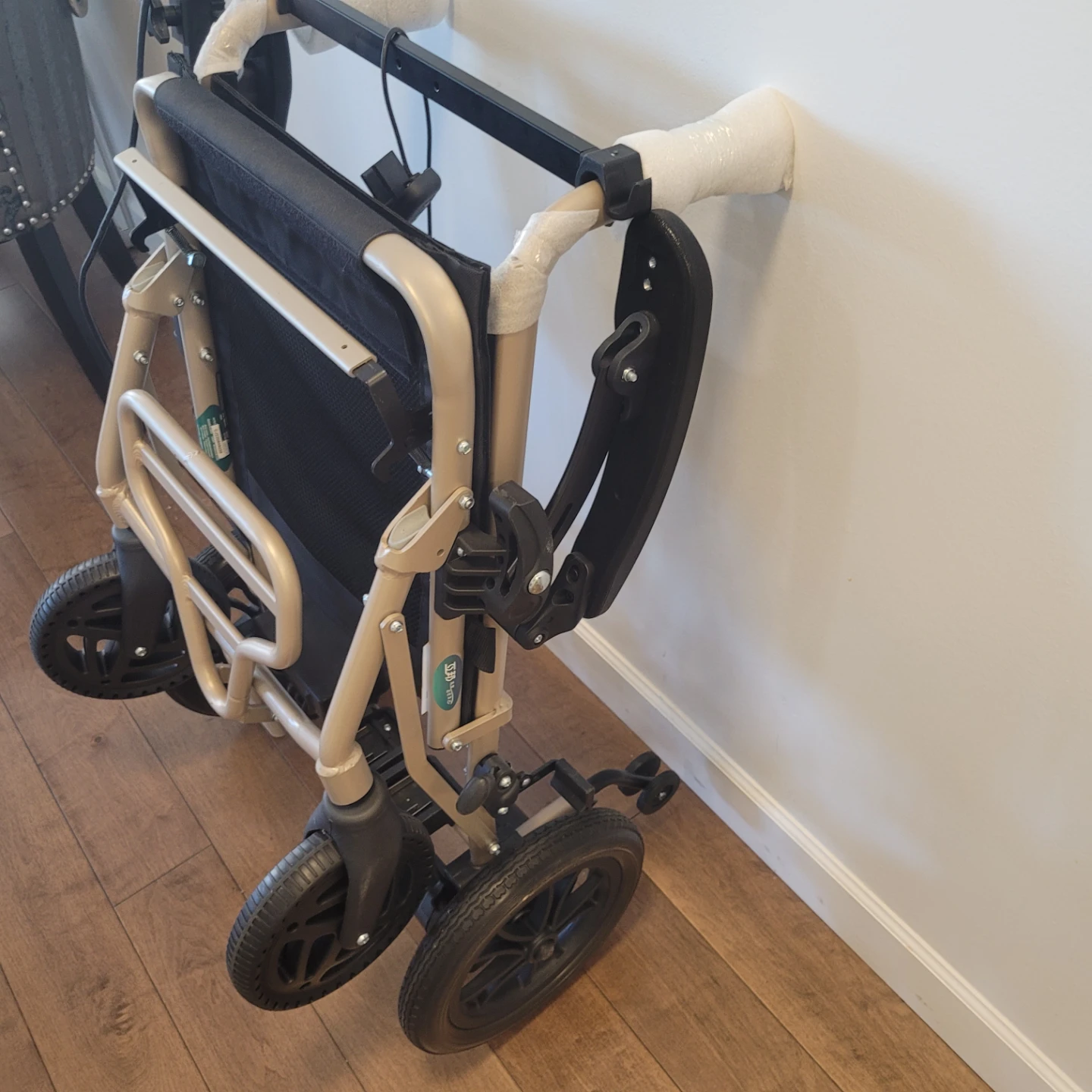 AMAZING DEAL! LOOK! PORTABLE ELECTEIC WHEELCHAIR
