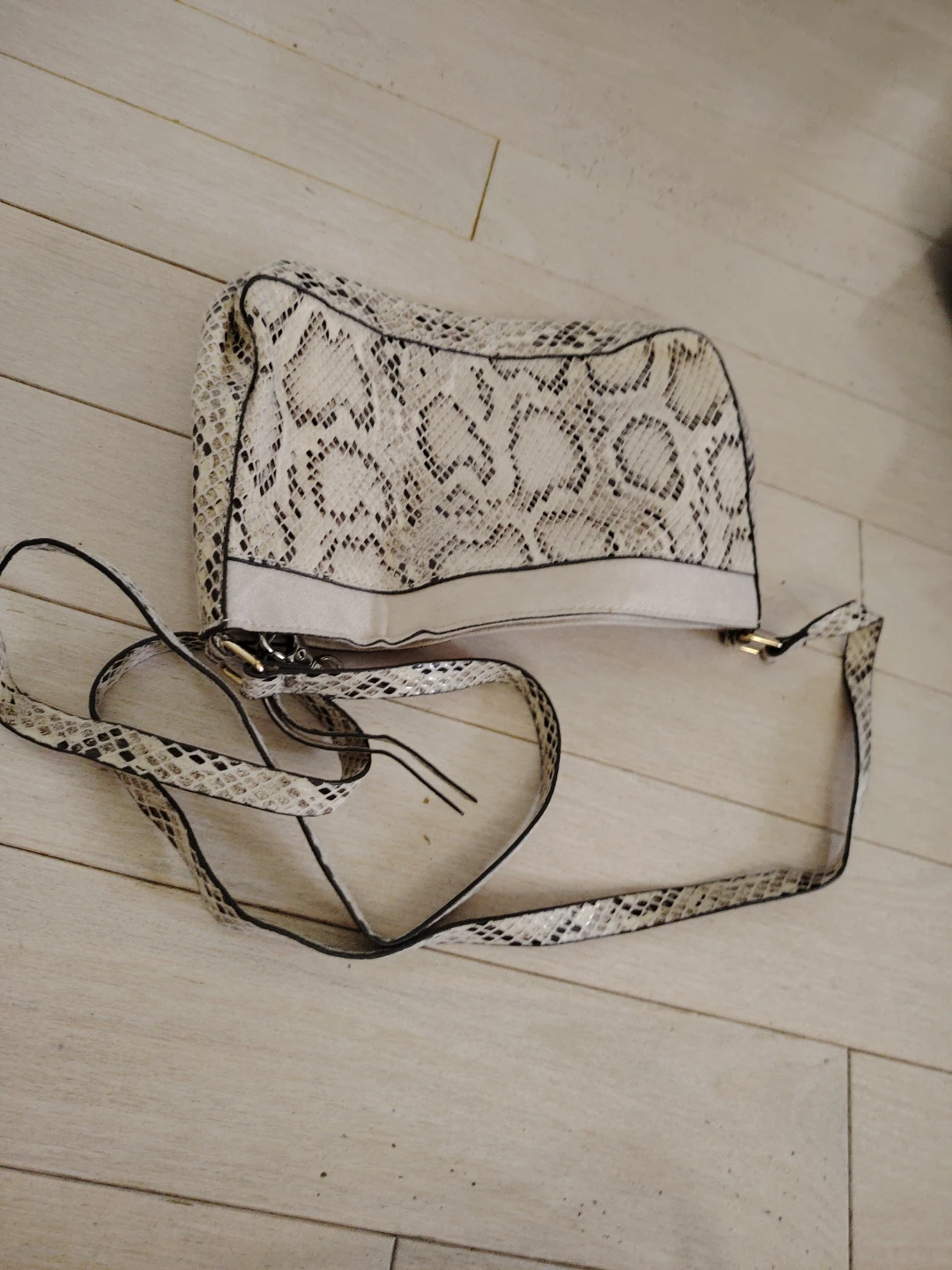 Women's Snake Print Crossbody Bag