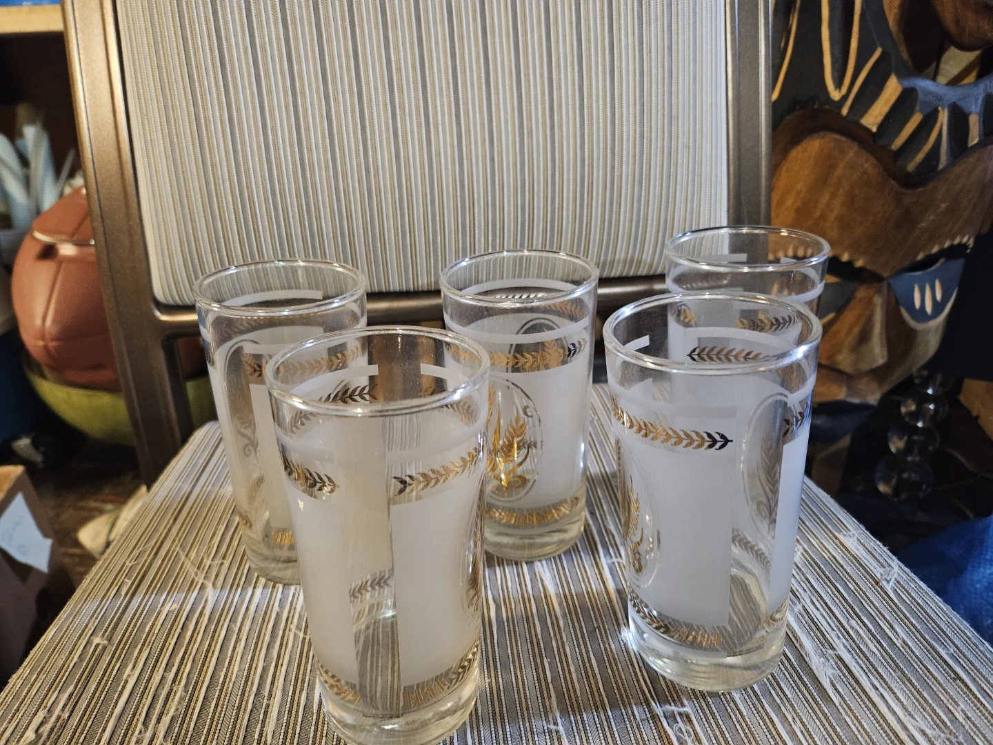 Set of 5 Vintage Frosted Glasses with Gold Wheat Design - photo 4