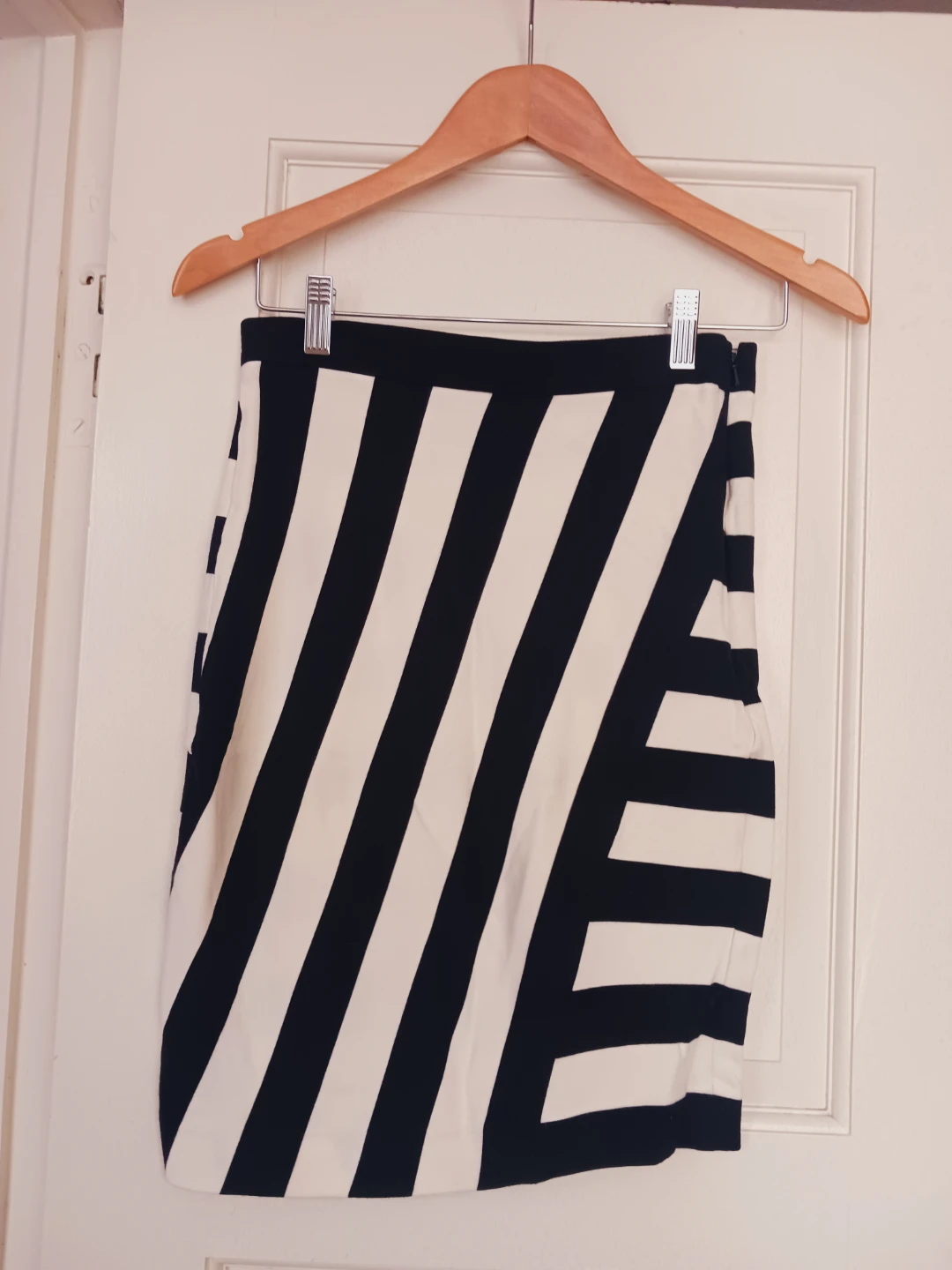 Banana Republic Striped Mini Skirt Size Small - photo 2