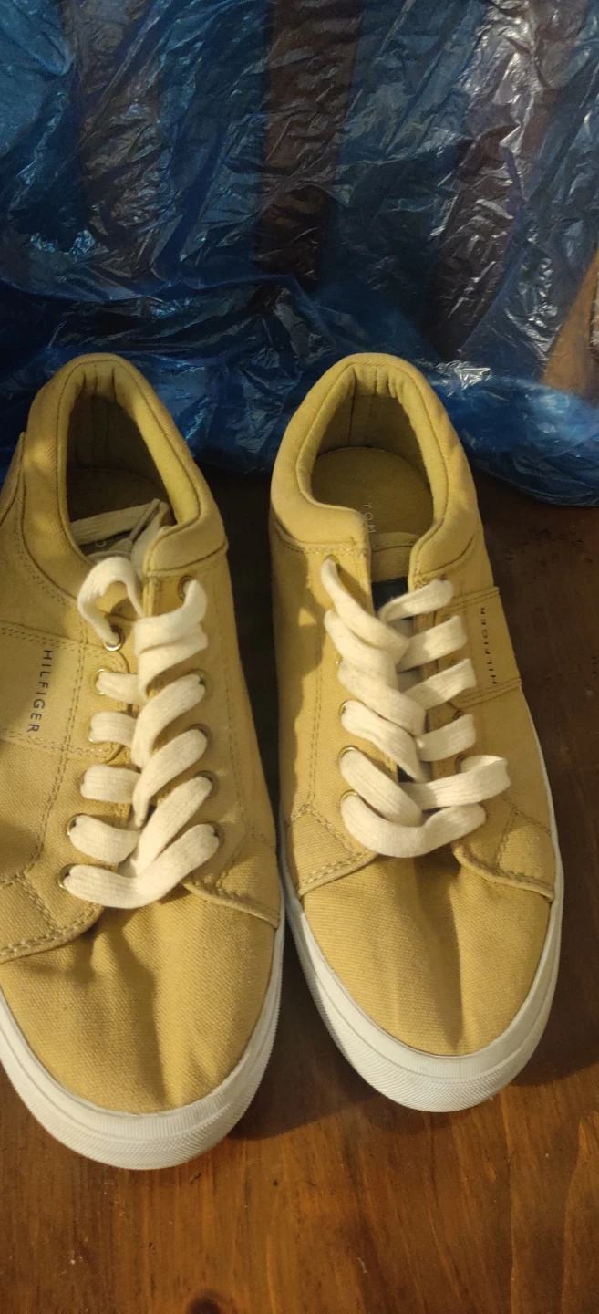 Tommy Hilfiger Tan Canvas Sneakers 7.5 mens